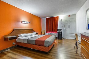 Motel 6 Mount Vernon, IL