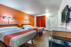 Motel 6 Mount Vernon, IL