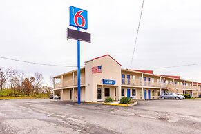 Motel 6 Mount Vernon, IL