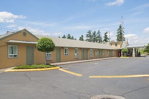 Nordic Inn & Suites