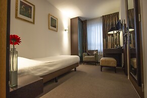 Golden Tulip West Ende