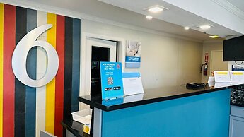 Studio 6 Suites San Ysidro, CA -San Diego South Bay