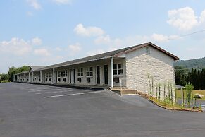 Knights Inn Pine Grove