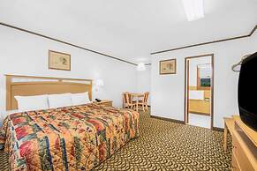 Knights Inn Pine Grove