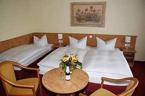 Hotel Garni Nuernberger Trichter