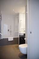 Adina Apartment Hotel Berlin CheckPoint Charlie