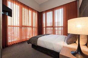 Adina Apartment Hotel Berlin CheckPoint Charlie