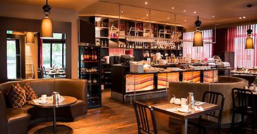 Adina Apartment Hotel Berlin CheckPoint Charlie