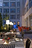 Adina Apartment Hotel Berlin CheckPoint Charlie