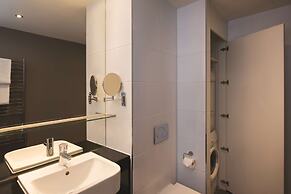 Adina Apartment Hotel Berlin CheckPoint Charlie