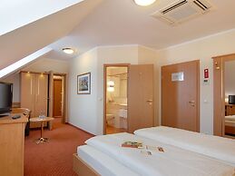 Hotel Kriemhild am Hirschgarten