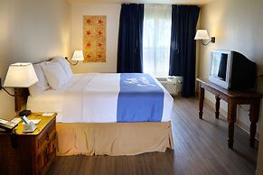 Days Inn & Suites by Wyndham Llano