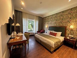 WelcomHeritage Kasmanda Palace