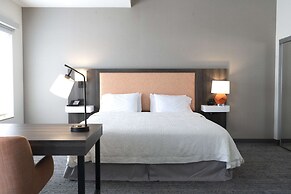 Hampton Inn & Suites Seal Beach