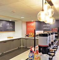 Hampton Inn & Suites Seal Beach