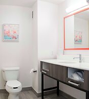 Hampton Inn & Suites Seal Beach