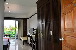 First Residence Hotel