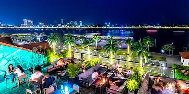 Amanjaya Pancam Suites Hotel