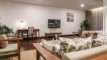 Amanjaya Pancam Suites Hotel