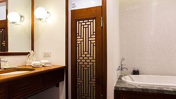 Amanjaya Pancam Suites Hotel