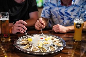 Georgian Bay Hotel Trademark Collection by Wyndham