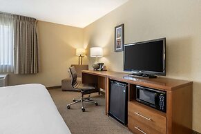 Comfort Inn & Suites Airport Convention Center