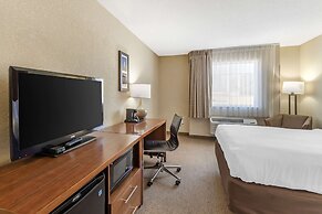 Comfort Inn & Suites Airport Convention Center