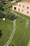 Sovana Hotel & Resort