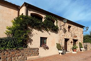 Sovana Hotel & Resort