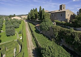 Sovana Hotel & Resort