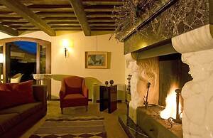 Sovana Hotel & Resort