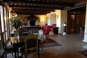 Sovana Hotel & Resort