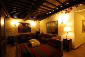 Sovana Hotel & Resort