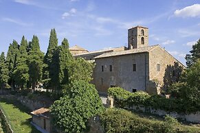 Sovana Hotel & Resort