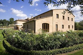 Sovana Hotel & Resort