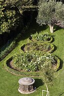Sovana Hotel & Resort