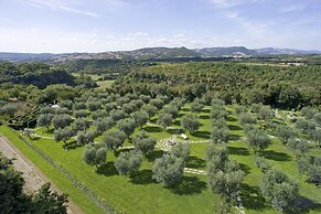 Sovana Hotel & Resort
