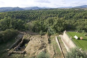 Sovana Hotel & Resort