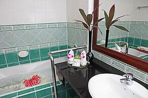 Samui First House Hotel