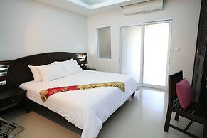 Samui First House Hotel