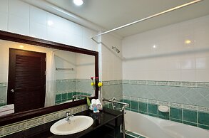 Samui First House Hotel