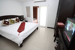 Samui First House Hotel