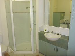 Palm Cove Tropic Apartments