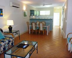 Palm Cove Tropic Apartments