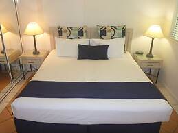 Palm Cove Tropic Apartments