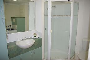 Palm Cove Tropic Apartments