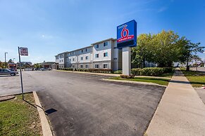 Studio 6 Mississauga, ON - Toronto