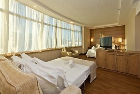 Majestic Palace Hotel