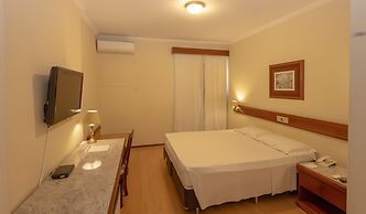 Lizon Curitiba Hotel