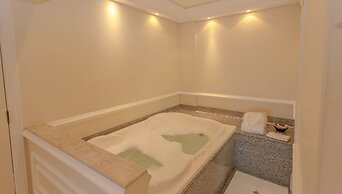 Lizon Curitiba Hotel